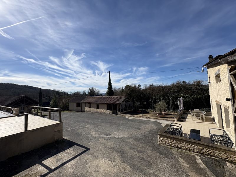 Vente Maison MONTIGNAC LASCAUX - 12 pièces -276 m² - (24290)