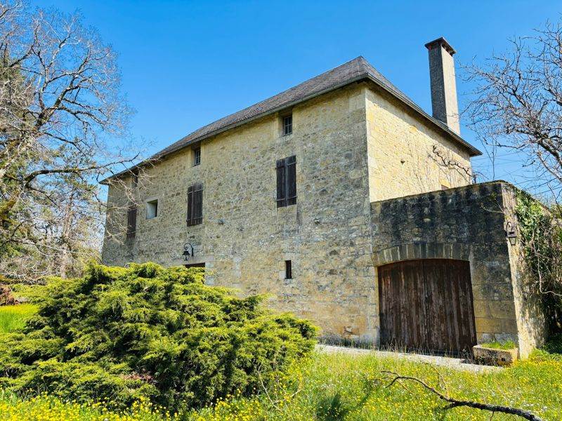 Maison 8 pièces 185 m² · à Les Farges · 185 m² · 265 500 €