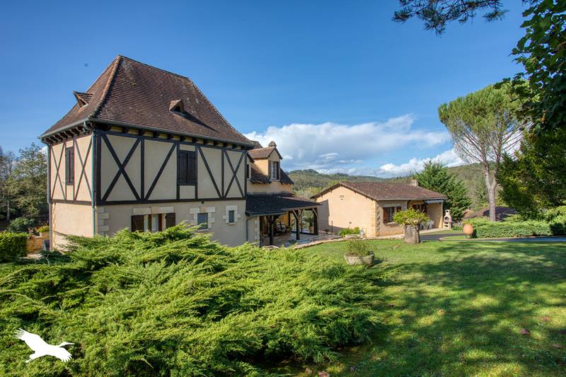 Vente Maison LES EYZIES - 9 pièces -160 m² - (24620)