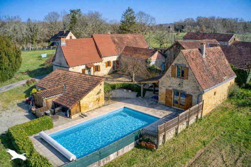 Vente Maison ST LEON SUR VEZERE - 5 pièces -120 m² - (24290)