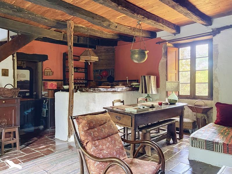 Vente Maison ARCHIGNAC - 5 pièces -195 m² - (24590)
