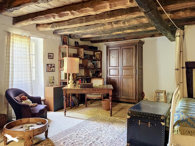 Vente Maison ARCHIGNAC - 5 pièces -195 m² - (24590)