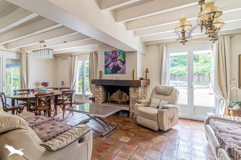 Vente Maison LE PIAN MEDOC - 6 pièces -167 m² - (33290)