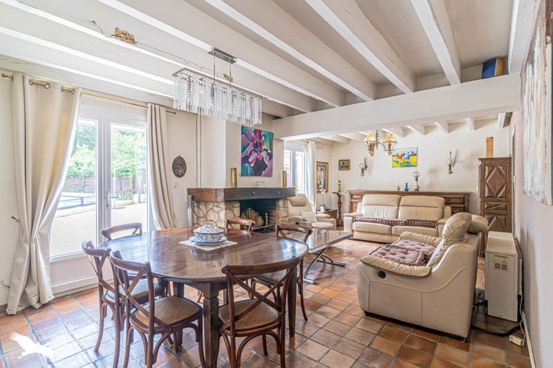 Vente Maison LE PIAN MEDOC - 6 pièces -167 m² - (33290)