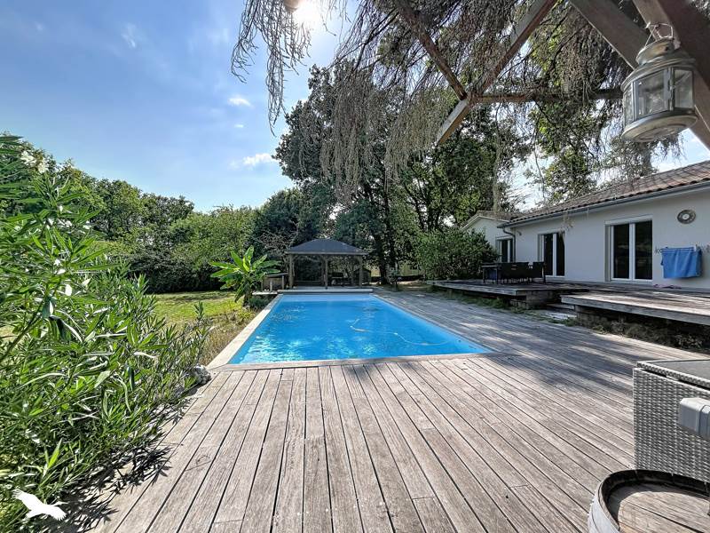Vente Maison Le Taillan-Médoc - 7 pièces -186 m² - (33320)