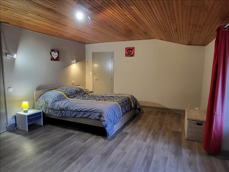 Vente Immeuble JONZAC - -  137 m² - (17500)