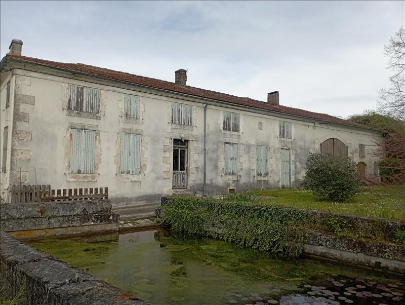 Vente Maison JONZAC - 6 pièces -207 m² - (17500)