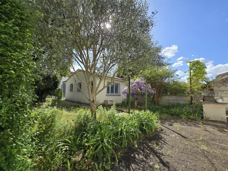 Vente Maison JONZAC - 6 pièces -134 m² - (17500)