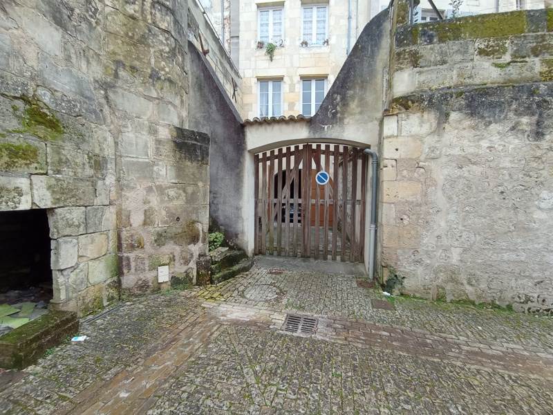 Vente Immeuble JONZAC - -  240 m² - (17500)