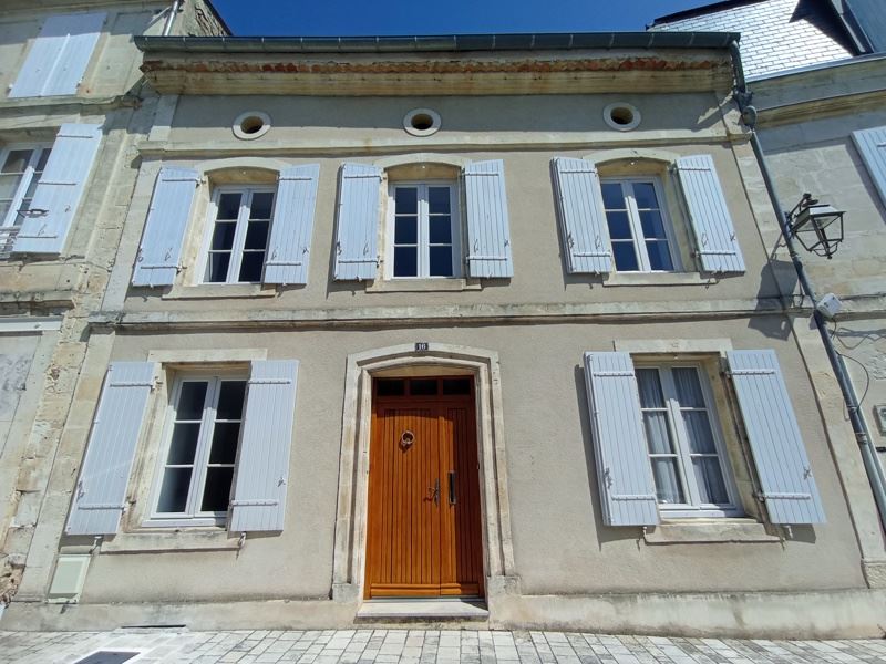 Vente Immeuble JONZAC - -  240 m² - (17500)