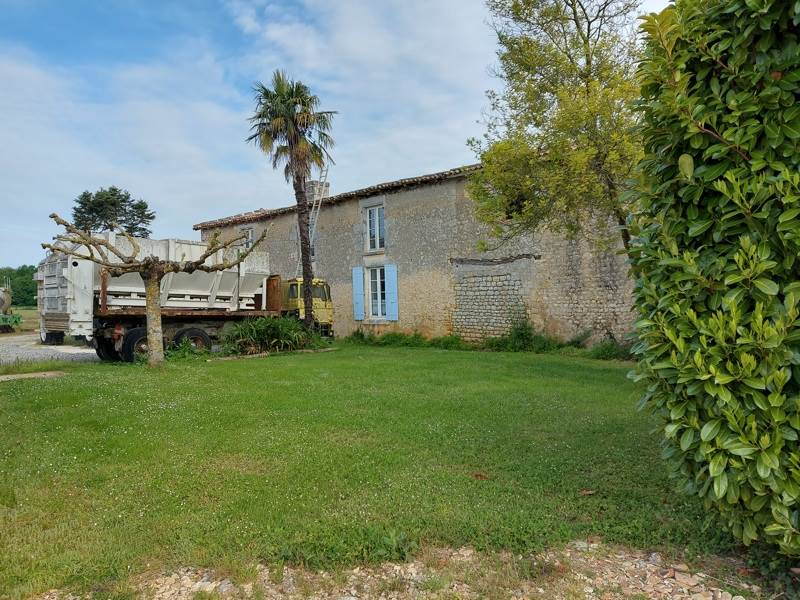 Vente Maison ST GENIS DE SAINTONGE - 3 pièces -73 m² - (17240)