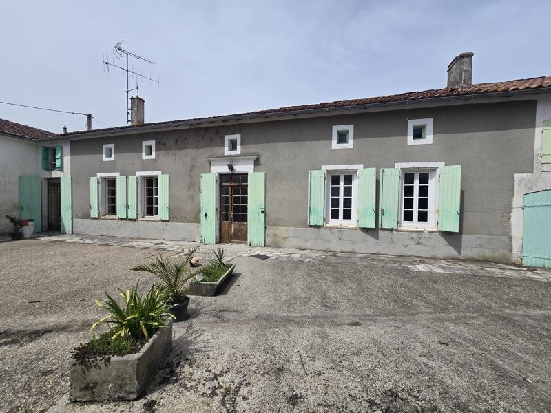 Vente Maison ST CIERS CHAMPAGNE 17520 3 pièces - 95 m²