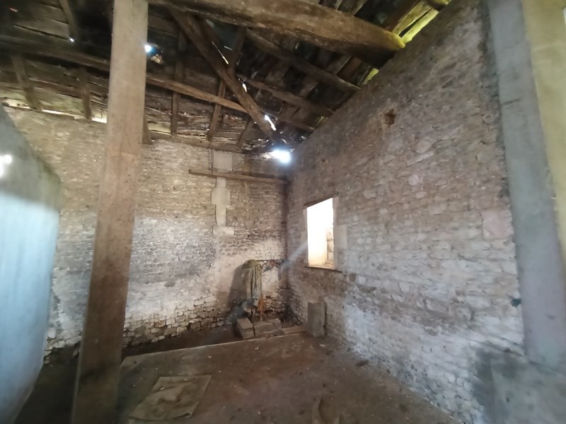 Vente Grange BRIE SOUS ARCHIAC - 1 pièce -270 m² - (17520)