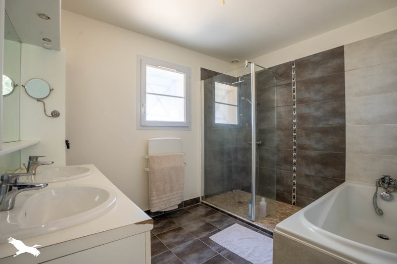 Vente Maison OZILLAC - 5 pièces -152 m² - (17500)