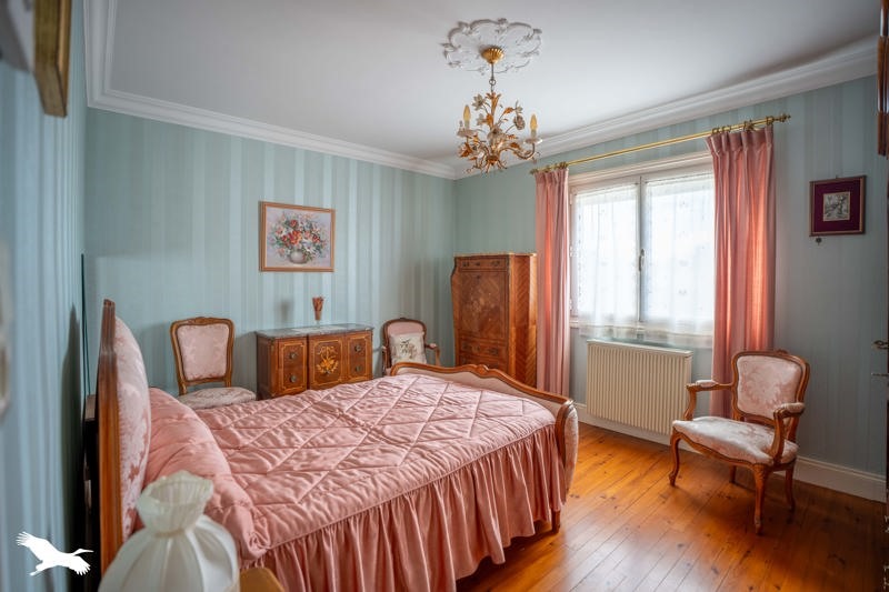 Vente Maison JONZAC - 6 pièces -179 m² - (17500)