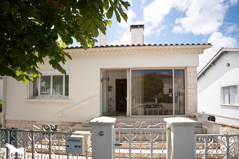Vente Maison JONZAC - 6 pièces -179 m² - (17500)