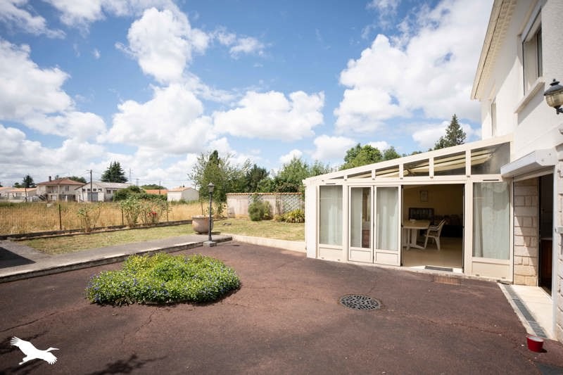 Vente Maison JONZAC - 6 pièces -179 m² - (17500)