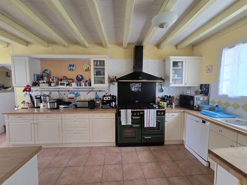 Vente Maison CLION - 8 pièces -250 m² - (17240)