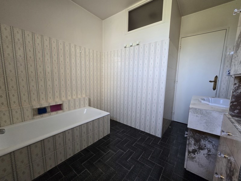 Vente Immeuble JONZAC - -  700 m² - (17500)