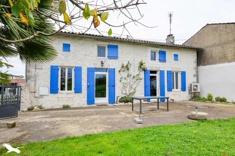 Vente Maison REAUX SUR TREFLE - 5 pièces -213 m² - (17500)