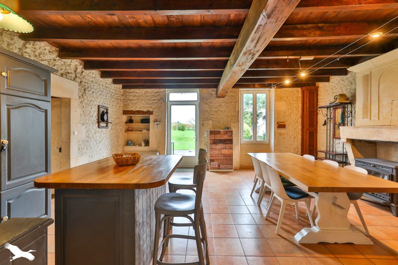 Vente Maison REAUX SUR TREFLE - 5 pièces -213 m² - (17500)