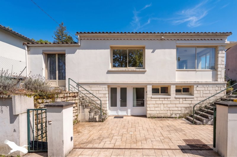 Vente Maison JONZAC - 7 pièces -132 m² - (17500)
