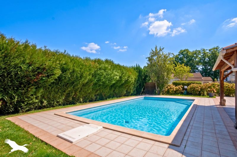Vente Maison JONZAC - 7 pièces -132 m² - (17500)