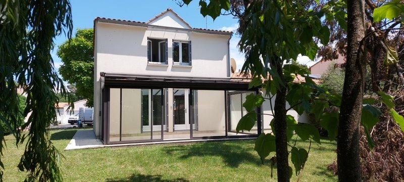 Vente Maison JONZAC - 4 pièces -118 m² - (17500)