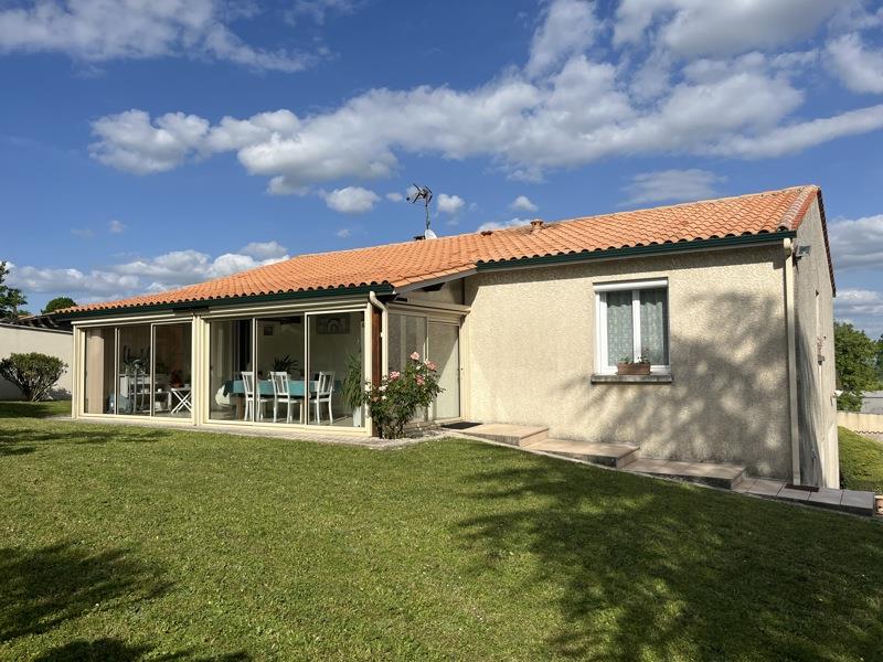 Vente Maison ARCHIAC - 4 pièces -130 m² - (17520)