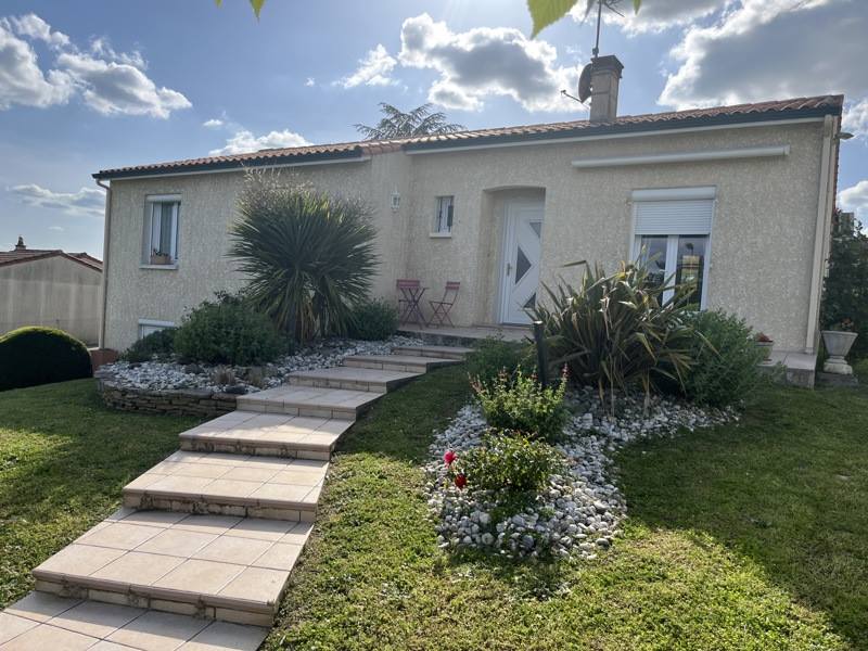 Vente Maison ARCHIAC - 4 pièces -130 m² - (17520)