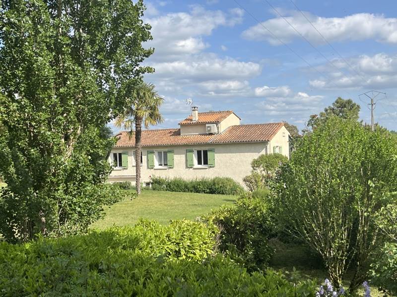 Vente Maison ARCHIAC - 4 pièces -141 m² - (17520)