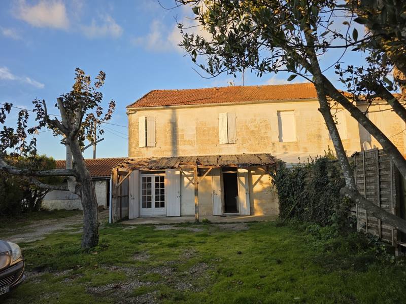 Vente Immeuble JONZAC - -  282 m² - (17500)