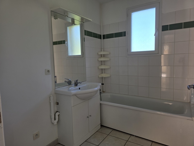 Vente Appartement JONZAC - 3 pièces -55 m² - (17500)