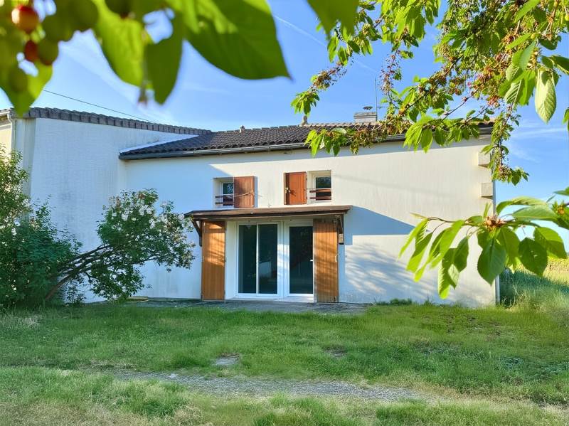 Vente Immeuble ST GERMAIN DE LUSIGNAN 17500  