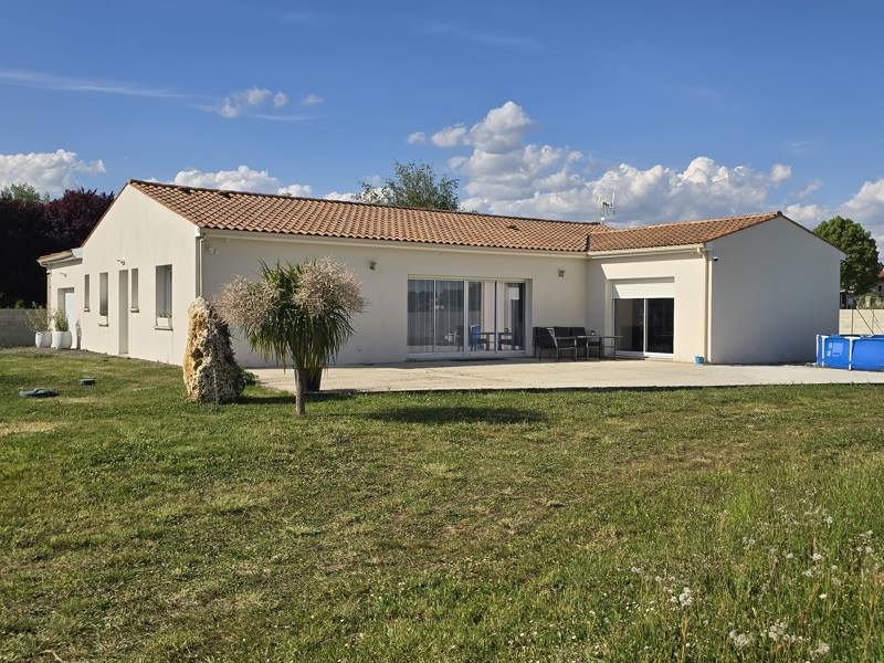Vente Maison ST GERMAIN DE LUSIGNAN 17500 8 pièces - 205 m²