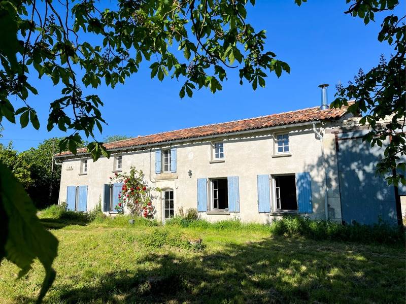 Vente Maison LEOVILLE - 5 pièces -107 m² - (17500)