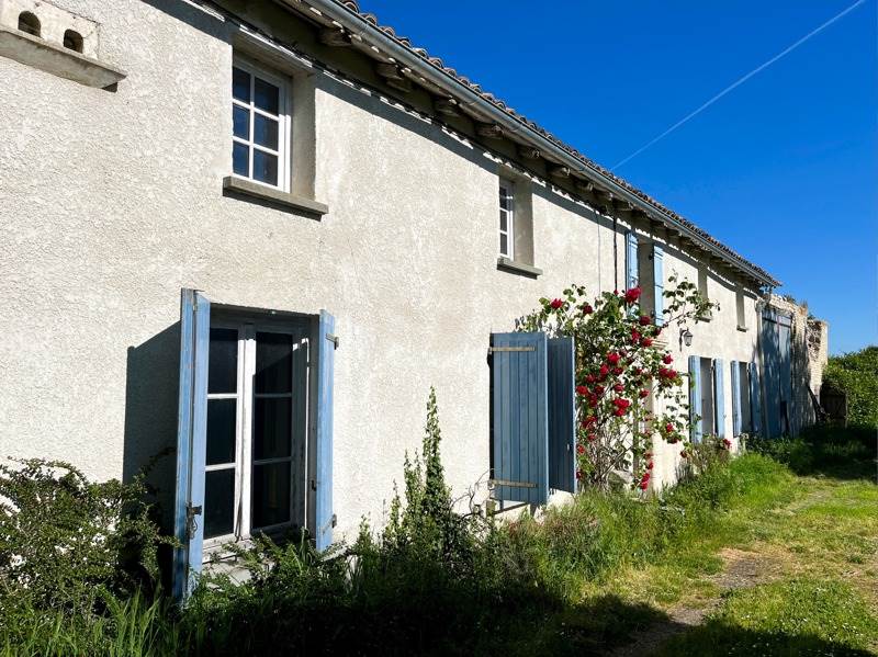 Vente Maison LEOVILLE - 5 pièces -107 m² - (17500)