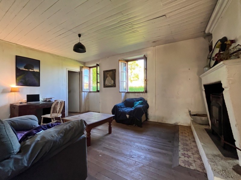 Vente Maison LEOVILLE - 5 pièces -107 m² - (17500)