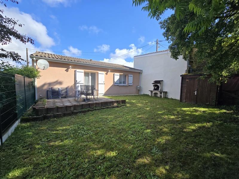 Vente Maison JONZAC - 3 pièces -61 m² - (17500)