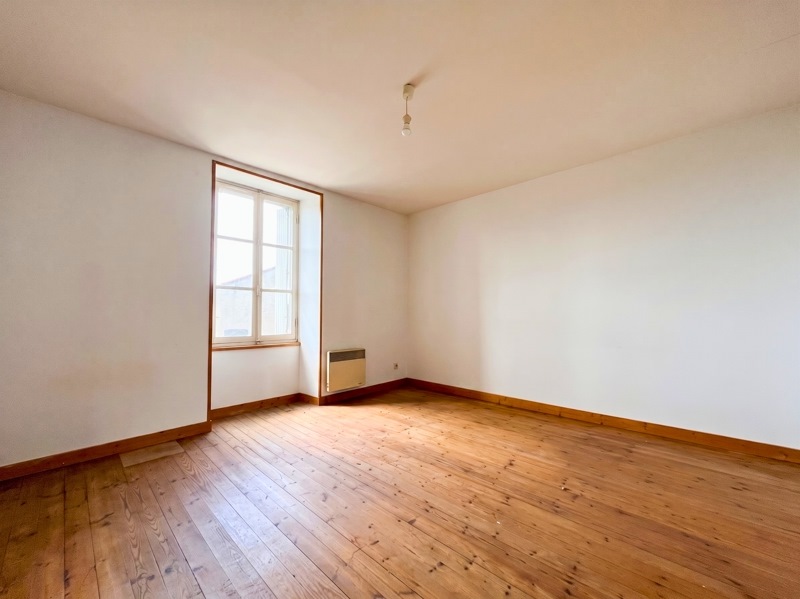 Vente Immeuble JONZAC - -  240 m² - (17500)