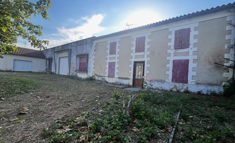 Vente Maison REAUX SUR TREFLE - 6 pièces -202 m² - (17500)