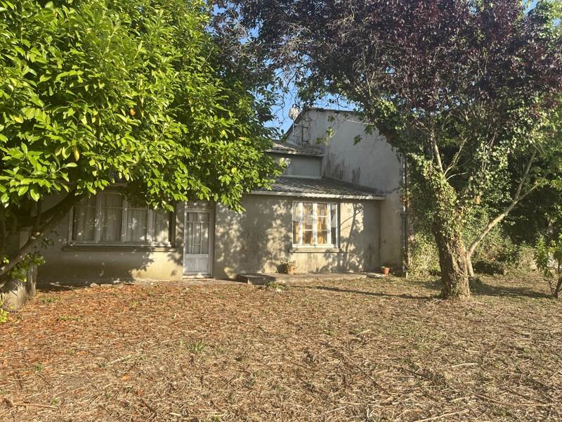 Vente Maison REAUX SUR TREFLE - 6 pièces -202 m² - (17500)