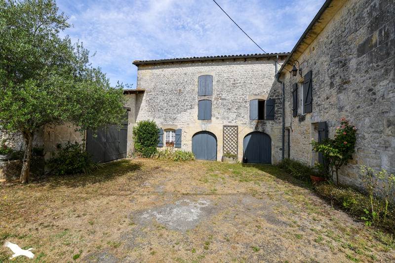 Vente Maison CLAM - 8 pièces -227 m² - (17500)