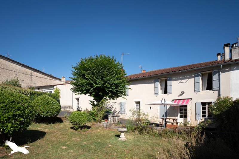 Vente Maison ARCHIAC - 4 pièces -120 m² - (17520)