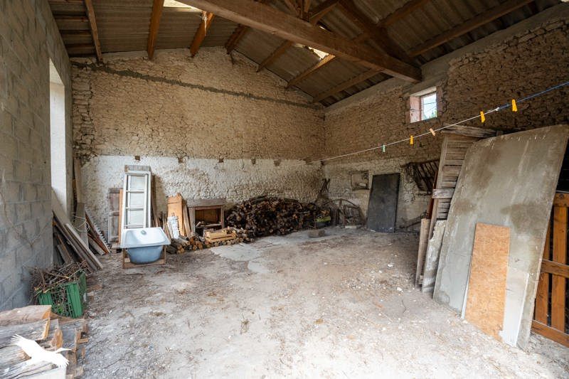 Vente Maison NEUILLAC - 3 pièces -146 m² - (17520)