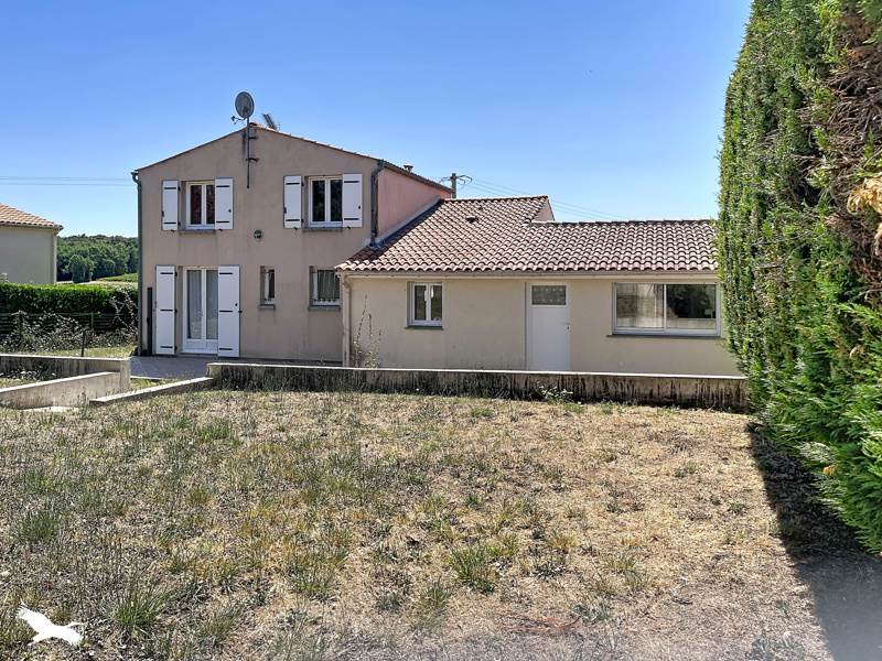 Vente Maison ST SIMON DE BORDES - 7 pièces -129 m² - (17500)