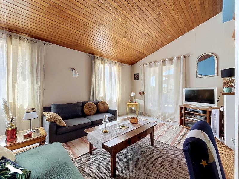Vente Maison ST SIMON DE BORDES - 7 pièces -129 m² - (17500)