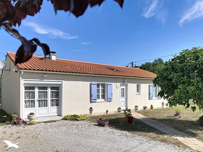 Vente Maison ST GERMAIN DE LUSIGNAN - 5 pièces -113 m² - (17500)