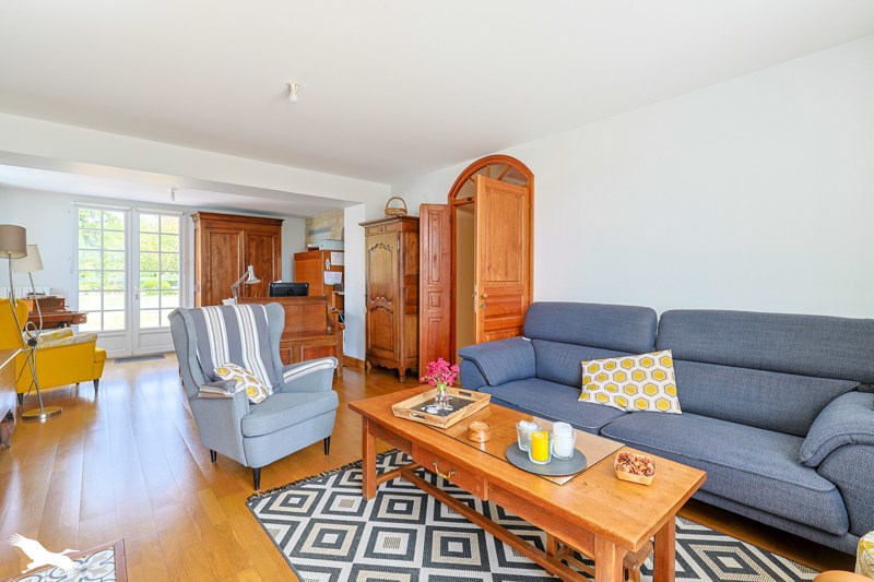 Vente Maison Jonzac - 9 pièces -270 m² - (17500)