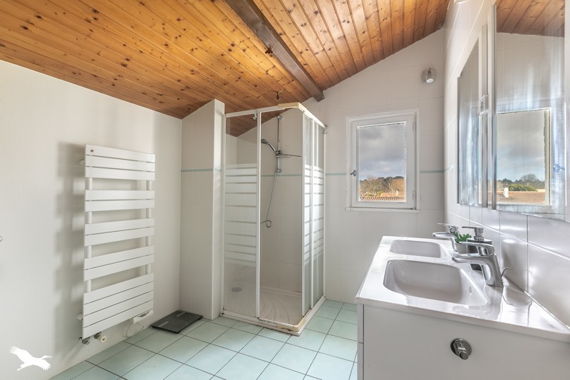 Vente Maison MARTIGNAS SUR JALLE - 8 pièces -185 m² - (33127)